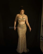 Lets Play Blind Har Chaal Ek Dhokha Actress Kangna Sharma in a Nude Bodycon Gown Photos 06