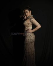 Lets Play Blind Har Chaal Ek Dhokha Actress Kangna Sharma in a Nude Bodycon Gown Photos 09