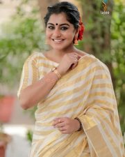 Malayalam Actress Meera Nandan Photoshoot Pictures 04