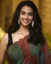 Meenakshi Chaudhary at Khiladi Movie Pre Release Event Pictures 31