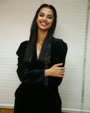 Meenakshi Choudhary at Khiladi Movie Interview Stills 16
