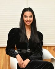 Meenakshi Choudhary at Khiladi Movie Interview Stills 21