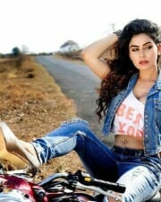 Model Actress Kangna Sharma Hot Photoshoot Photos 25