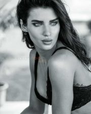 Scarlett Wilson in Black and White Lingerie Photos 04