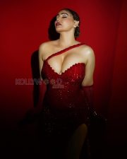 Seductive Kangna Sharma Cleavage in a Red Sequin Strapless Gown with Red Gloves Photos 10
