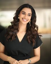 Sexy Meenakshi Chaudhary at Anaganaga Oka Raju Interview Photos 07