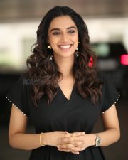 Sexy Meenakshi Chaudhary at Anaganaga Oka Raju Interview Photos 12