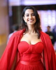 Sexy Meenakshi Chaudhary at SIIMA Press Meet Photos 35