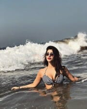 Sexy Model Sonarika Bhadoria Spicy Photos 16