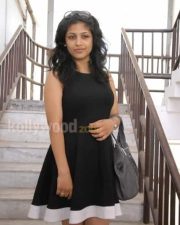 Sexy Supriya Skirt Pictures 07