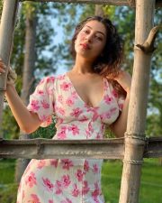 Telly Actress Sonarika Bhadoria Sexy Pictures 05