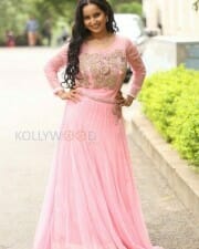 Telugu Actress Ishika Singh New Pictures 03