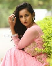 Telugu Actress Ishika Singh New Pictures 18