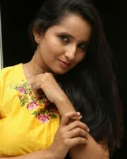 Tollywood Actress Ishika Singh Photos 06