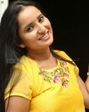Tollywood Actress Ishika Singh Photos 09