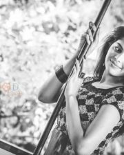 Vellikizhamai 13Aam Thethi Movie Heroine Shravya Photos 01