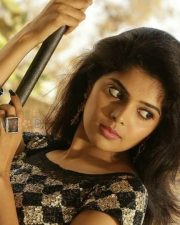 Vellikizhamai 13Aam Thethi Movie Heroine Shravya Photos 06