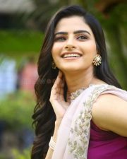 Actress Avantika Dasani at Nenu Student Sir Teaser Launch Photos 03