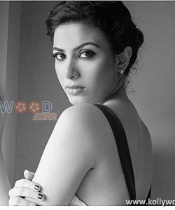 Actress Kavya Shetty Sexy Pictures 21