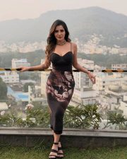 Beautiful Ashu Reddy in a Black Bustier Top with a Black and Brown Floral Printed Midi Skirt Photos 08 Beautiful Ashu Reddy in a Black Bustier Top with a Black and Brown Floral Printed Midi Skirt Photos 08