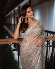 Dazzling Actress Ashu Reddy in a Silver Pearl Lattice Saree Photos 11 Dazzling Actress Ashu Reddy in a Silver Pearl Lattice Saree Photos 11