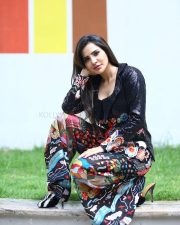 Elegant Ashu Reddy in a Black Eclectic Dress Photos 03