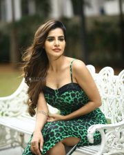 Sexy Ashu Reddy in a Green and Black Sleeveless Dress Pictures 03