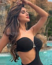 Sultry Ashu Reddy Cleavage in a Black Strapless Sweetheart Cutout Bodycon Dress Photos 04 Sultry Ashu Reddy Cleavage in a Black Strapless Sweetheart Cutout Bodycon Dress Photos 04