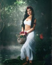 Samantha Ruth Traditional Photo 01 Samantha Ruth Traditional Photo 01