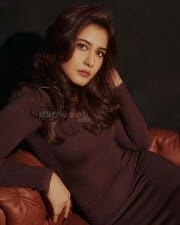Brown Beauty Raashi Khanna Photoshoot Pictures 01