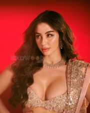 Glamorous Giorgia Andriani Cleavage in a pink sequin saree Photos 10