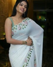 Telugu Actress Navya Swamy at Butta Bomma Movie Trailer Launch Photos 29