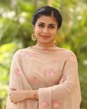 Actress Leona Lishoy Pics 09