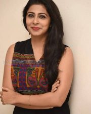 Actress Leona Llshoy Photos 07