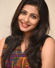 Actress Leona Llshoy Photos 13