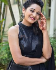 Actress Yamini Bandaru at Narayana Co Teaser Launch Pictures 03