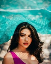 Actress and Model Aishwarya Sharma Sexy Photos 01