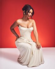 Hot Akanksha Sharma in a White Strapless Corset Gown Pictures 04