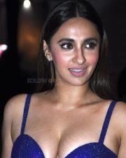 Hot Akansha Ranjan Cleavage at Ajio Luxe Weekend Event Pictures 02