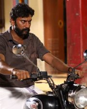 Kazhuvethi Moorkkan Movie Photos 01