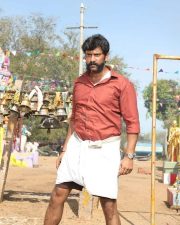 Kazhuvethi Moorkkan Movie Photos 06
