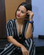 Actress Divya Dekate at Operation Raavan Teaser Launch Pictures 18