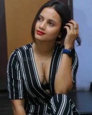 Actress Divya Dekate at Operation Raavan Teaser Launch Pictures 21