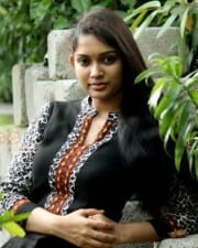 Kodai Mazhai Heroine Priyanka Photos 06