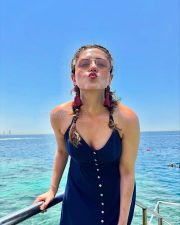 Serene Beauty Ridhi Dogra Seaside Holiday Pictures 04