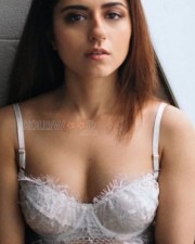 Sexy Riddhi Dogra in a Lace Bralette Top Pictures 01