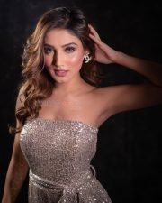 Sizzling Donal Bisht in a Shimmery Off Shoulder Dress Photos 04