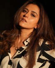 Sophisticated Actress Riddhi Dogra in a Black Corset with Geometric Details Photos 02