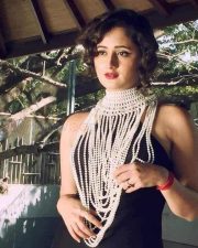 TV Actress Rashami Desai Photos 13