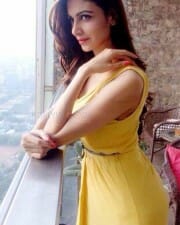 Actress Simran Kaur Mundi Sexy Pictures 14